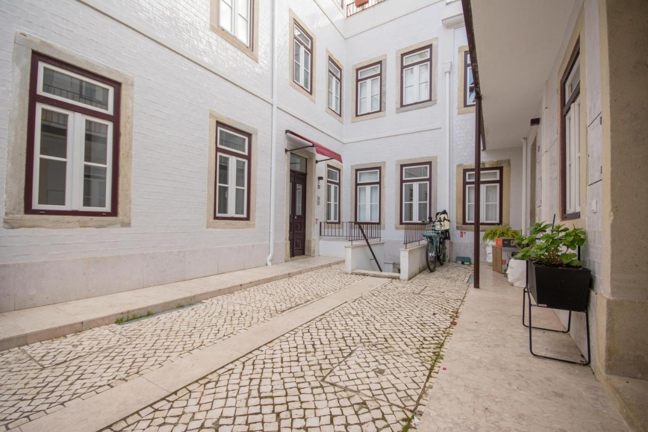 Charming Apartment In Private Condominium At Graca Lissabon Exterior foto