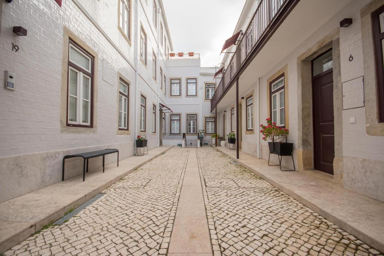 Charming Apartment In Private Condominium At Graca Lissabon Exterior foto
